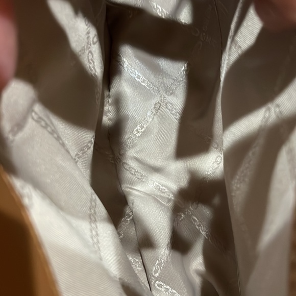 Michael Kors Whitney Large Shoulder Bag in Acorn. - Picture 8 of 15